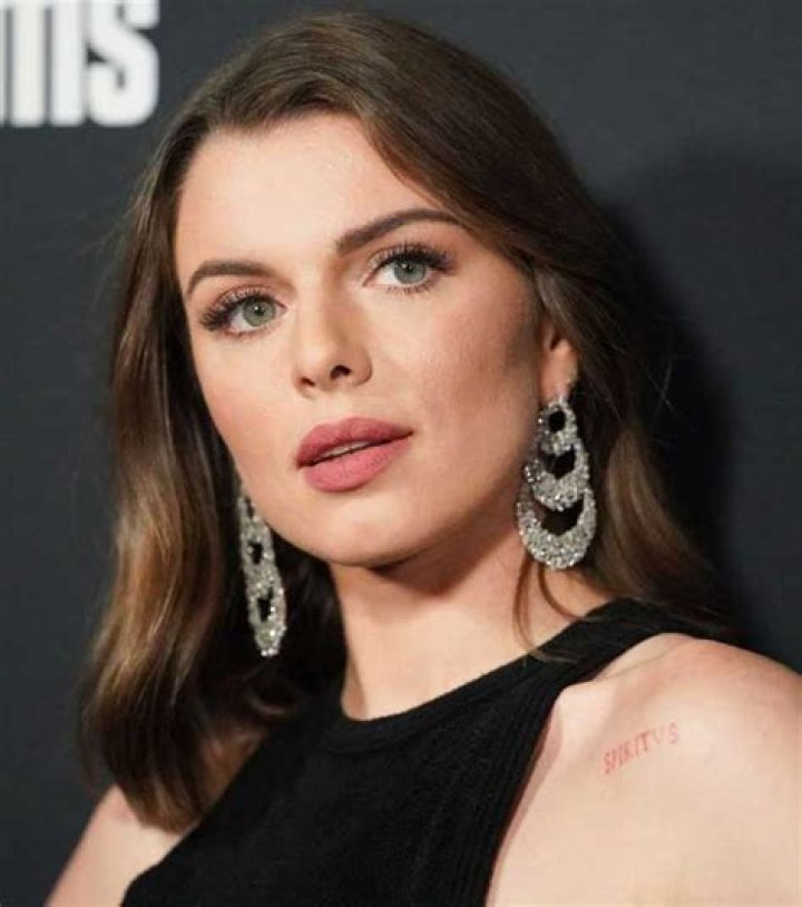 Julia Fox Height Weight